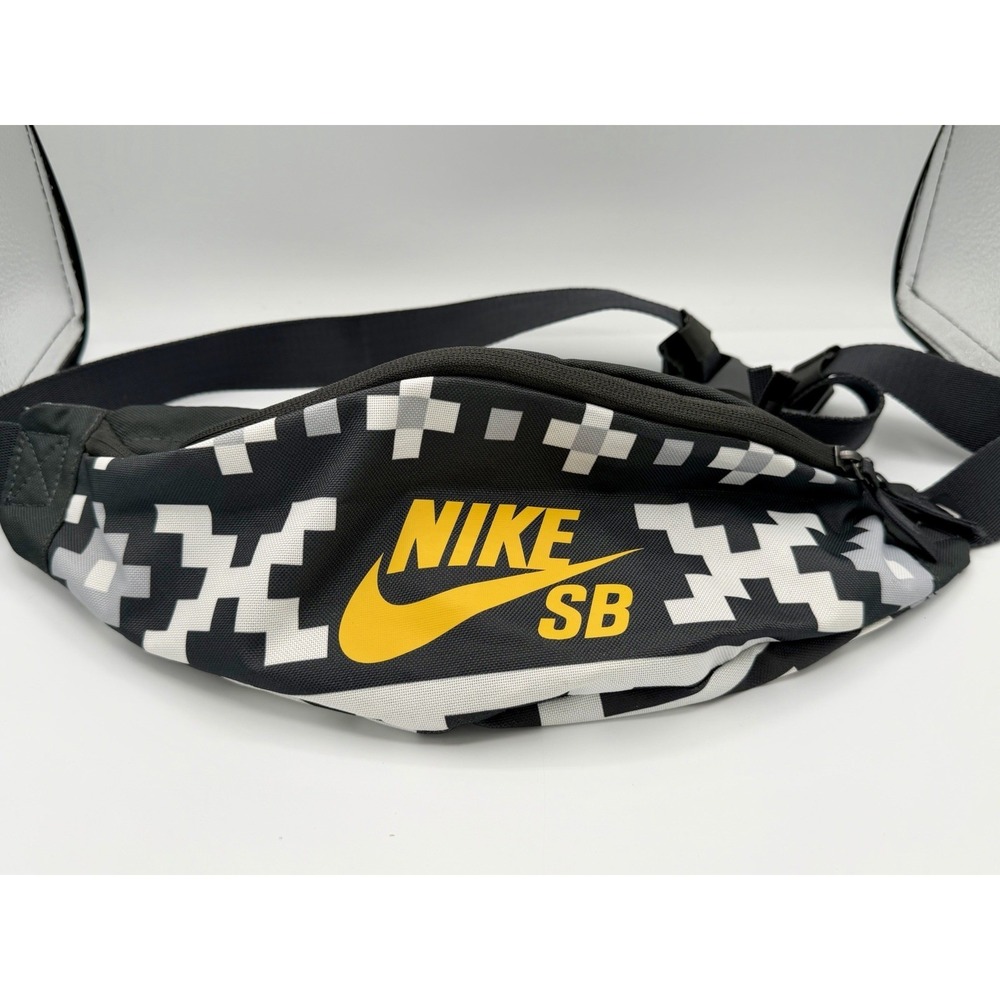 Nike SB Heritage Body Pack Digital Camo Sport Original Collection Adjustable